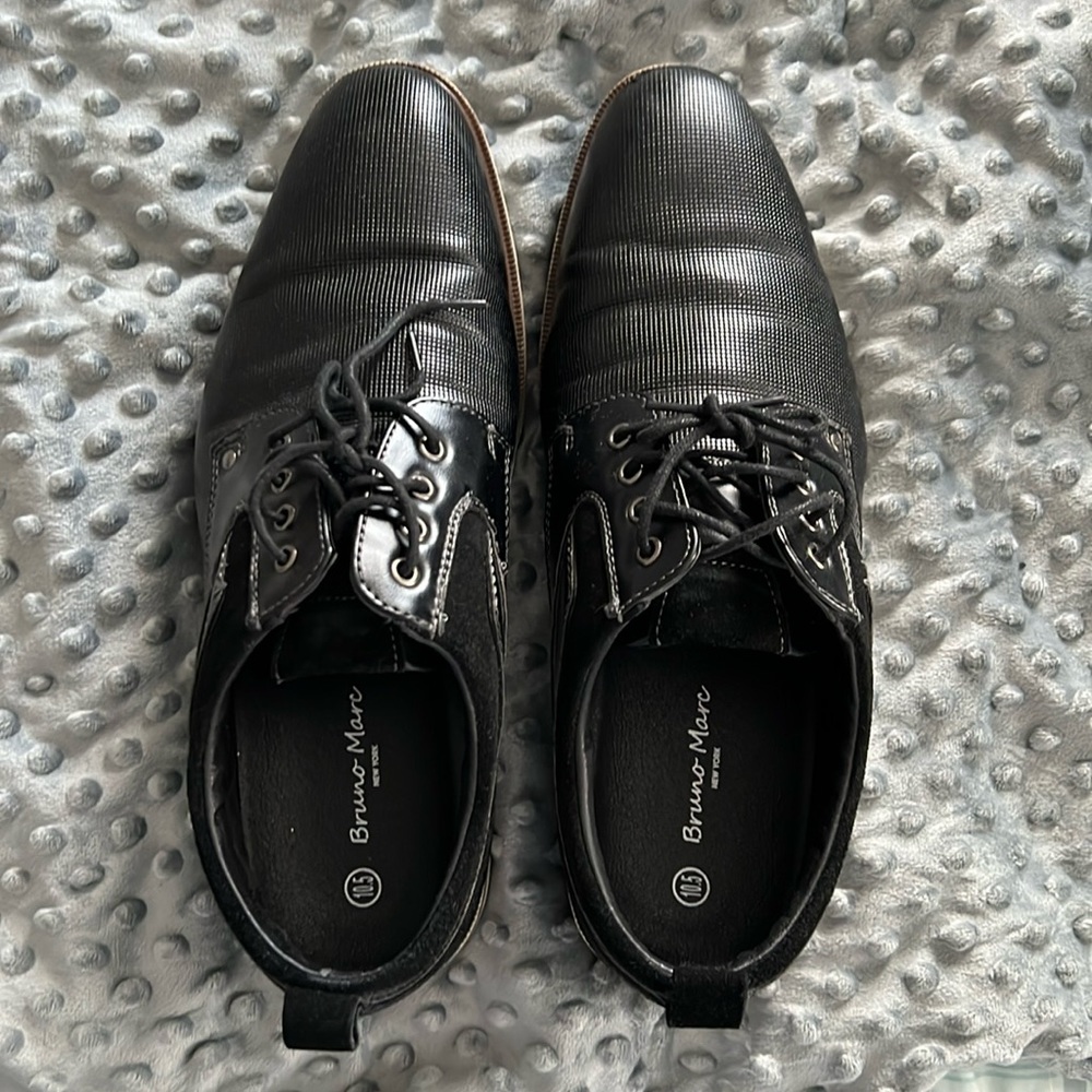 Dress shoe
